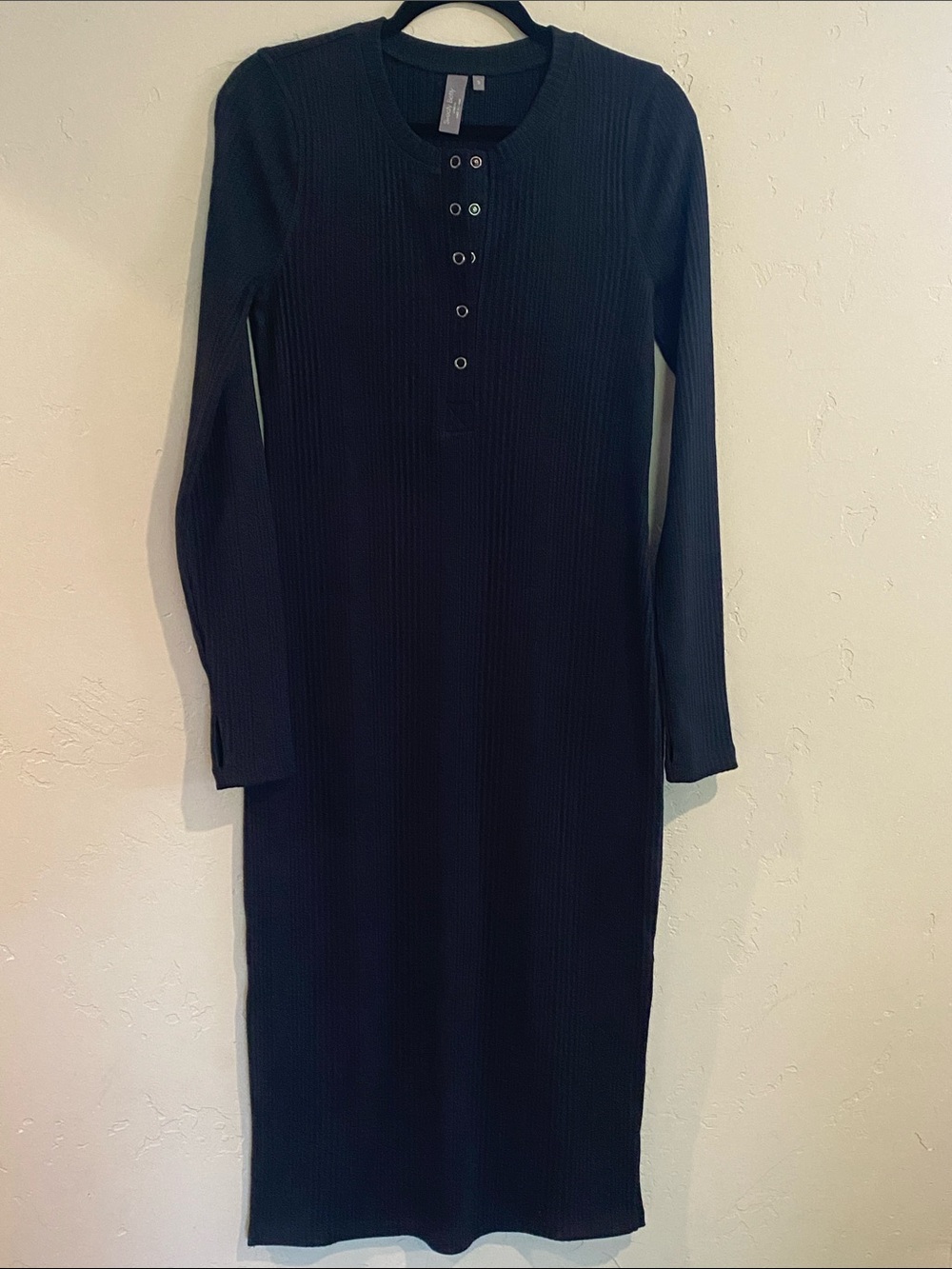 Sweaty Betty Black Ribbed Long Sleeve Henley Dress with side slits Sz SM GUC.